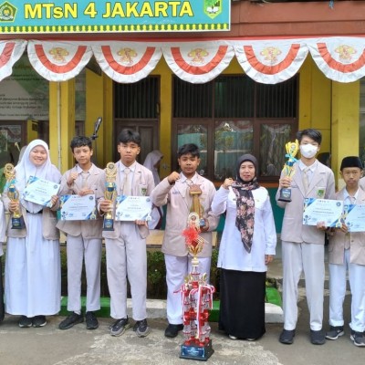 MTs Negeri 4 Jakarta Raih Juara Umum dalam Ajang Sukabumi Robotic Competition 2024